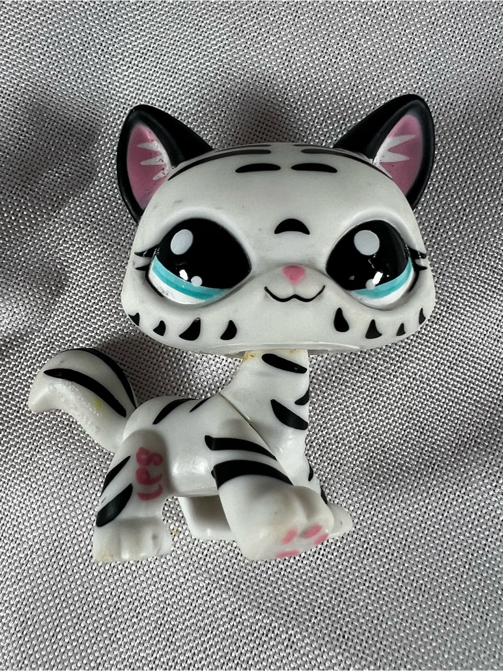 Authentic LPS #1498 White Tiger Cat Walking Shorthair Destiny Cat Vintage Hasbro